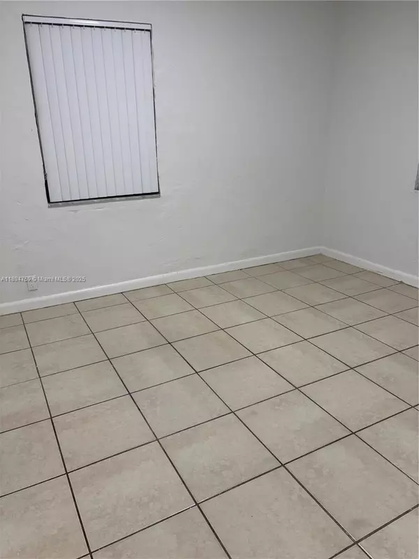 Opa-locka, FL 33054,2070 Washington Ave #2