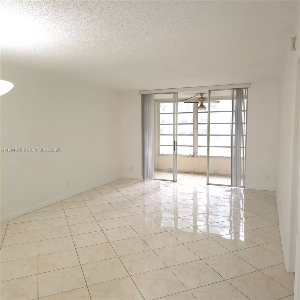 Lauderdale Lakes, FL 33313,3000 NW 48th Ter #122