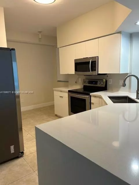 Aventura, FL 33160,3145 NE 184th St #5303