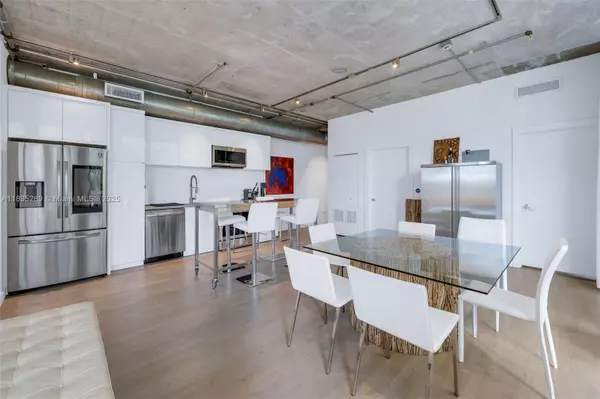 Miami Beach, FL 33139,1700 Meridian Ave #402