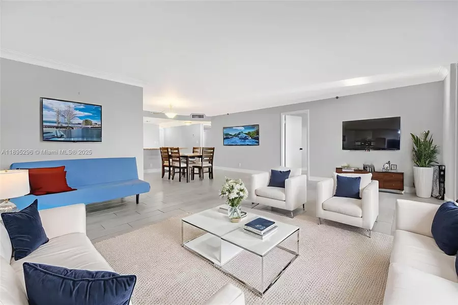 3300 W Rolling Hills Cir #307, Davie, FL 33328