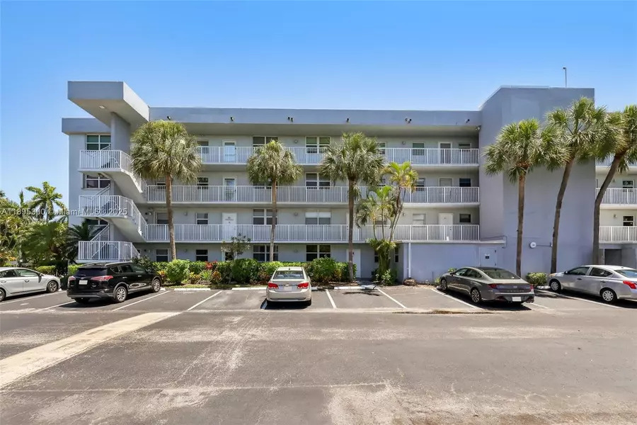 101 Royal Park Dr #1D, Oakland Park, FL 33309