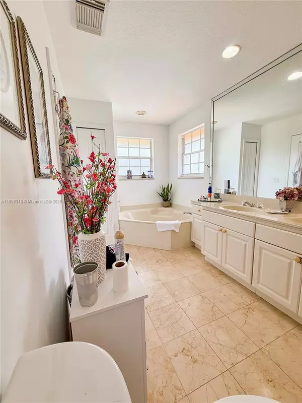 Miami, FL 33196,15757 SW 102nd St