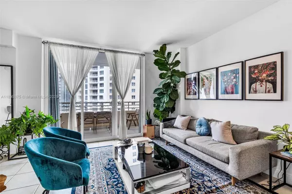 Miami, FL 33131,808 Brickell Key Dr #2003