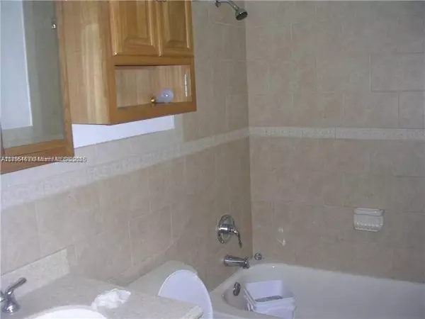 Miami, FL 33176,13898 SW 90th Ave #104-EE