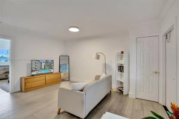 Fort Lauderdale, FL 33301,924 SE 2nd St #32