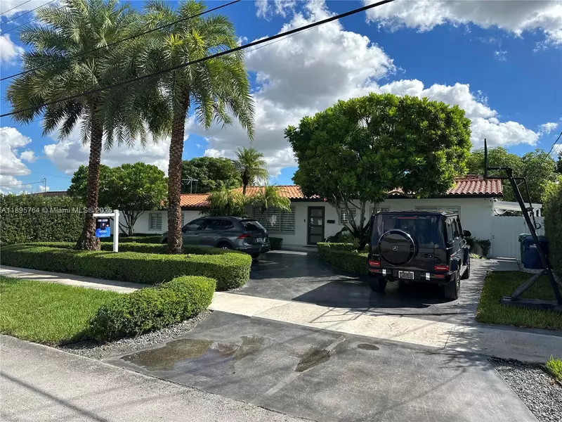 4311 SW 104th Ct, Miami, FL 33165