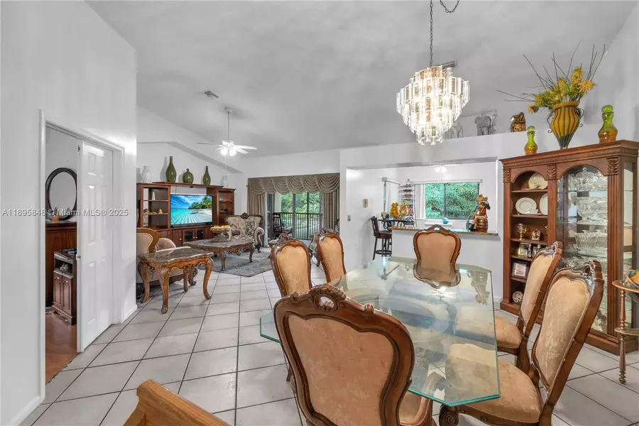 10547 NW 10th St #C-128, Plantation, FL 33322