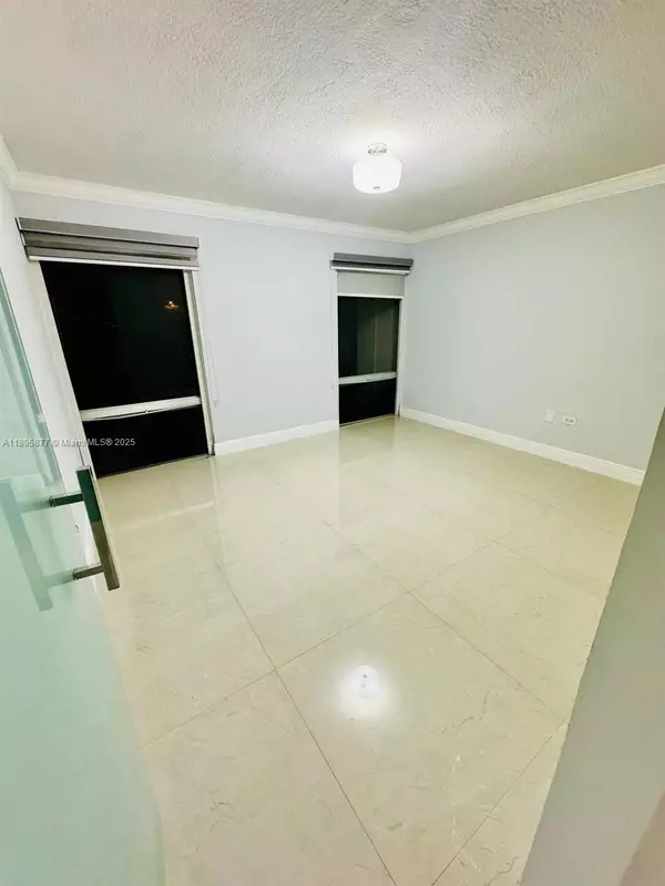 Hialeah, FL 33015,6812 Brookline Dr #6812