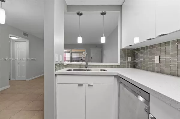 Coral Springs, FL 33065,3586 N University Dr #U-6