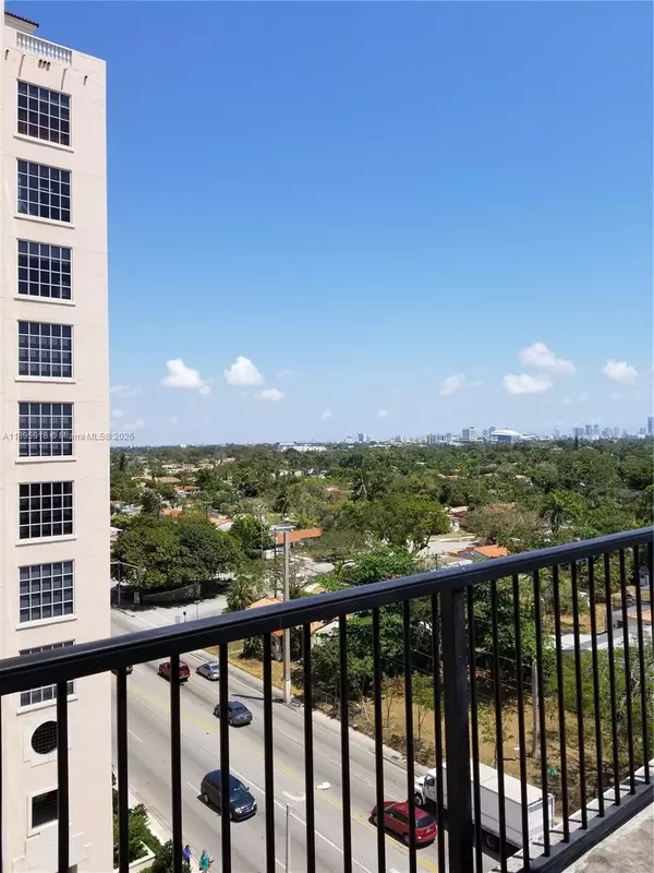Coral Gables, FL 33134,55 Merrick Way #828