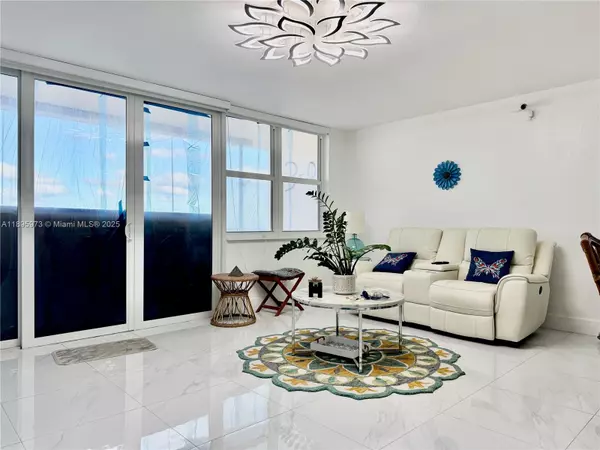 Hallandale Beach, FL 33009,3180 S Ocean Dr #303