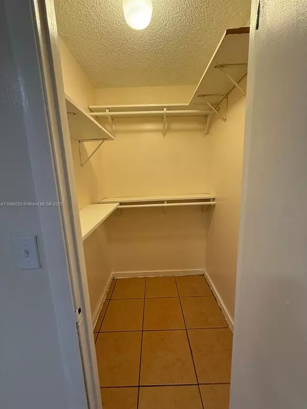 North Lauderdale, FL 33068,911 SW 76th Ave #-