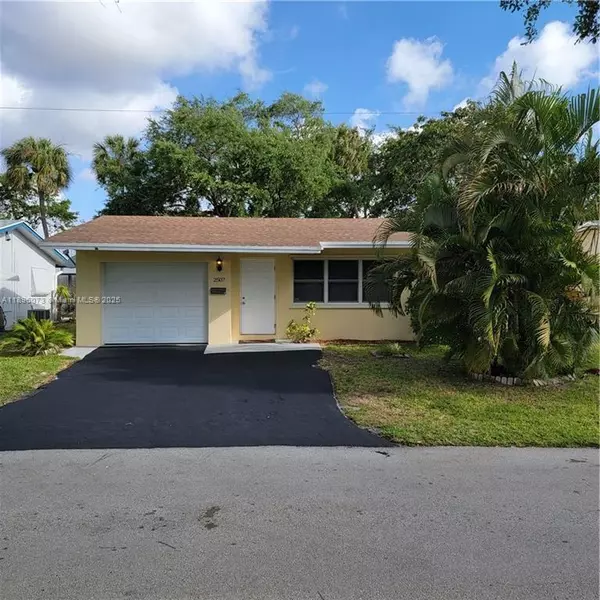 2507 NW 55th St, Tamarac, FL 33309