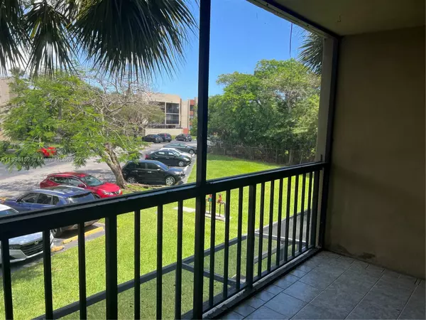Miami, FL 33176,10855 SW 112th Ave #215