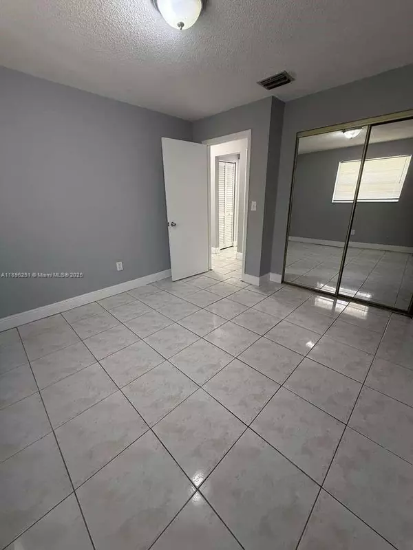 Miami, FL 33150,8276 NW 1st Pl #8276