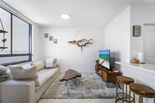 1330 West Ave #905, Miami Beach, FL 33139