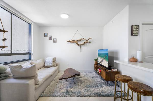 1330 West Ave #905, Miami Beach, FL 33139