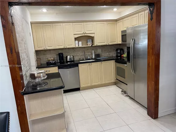 Miami, FL 33175,12810 SW 43rd Dr #115-B