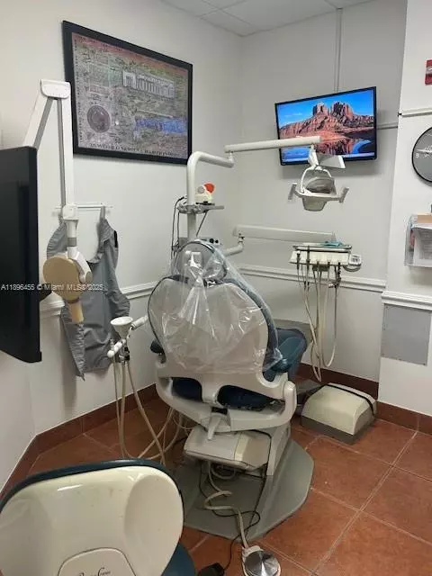 Hollywood, FL 33019,3901 S Ocean Dr. #1