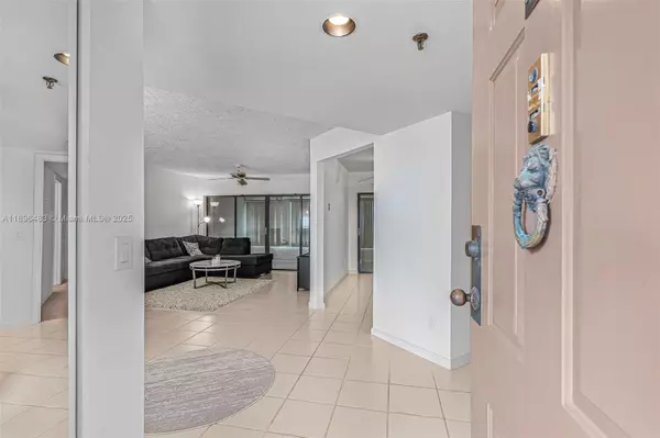 Boca Raton, FL 33433,7507 La Paz Blvd #407