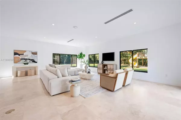 Miami, FL 33143,8501 SW 68th St Rd