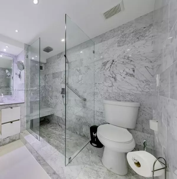 Miami Beach, FL 33139,401 Ocean Dr #624