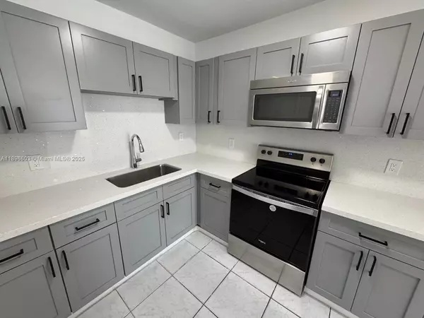 Opa-locka, FL 33054,821 Curtiss Dr