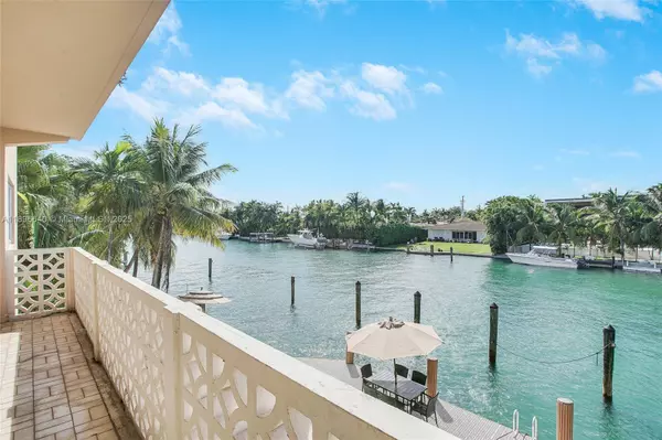Bay Harbor Islands, FL 33154,10110 W Bay Harbor Dr #4