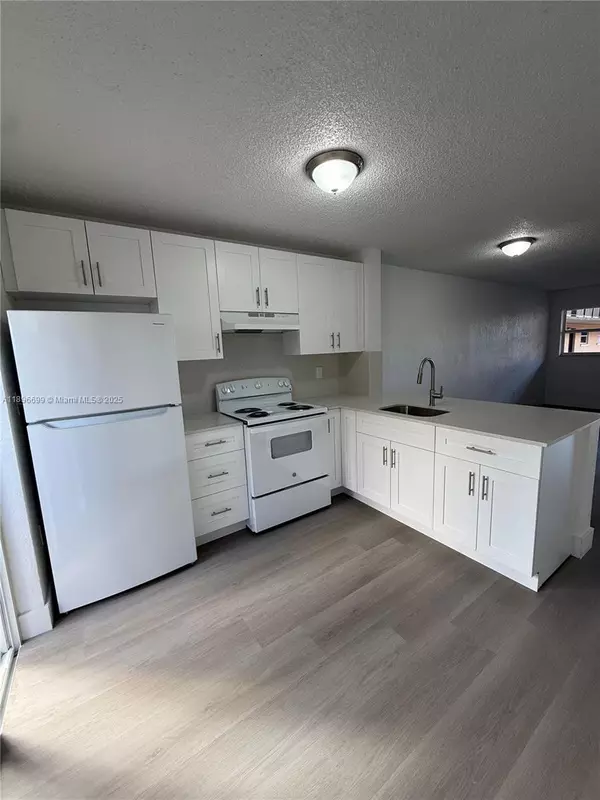 Hialeah, FL 33016,5425 W 24th Ave #16