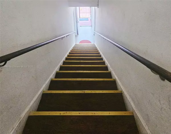 Miami, FL 33130,977 SW 5th St #3