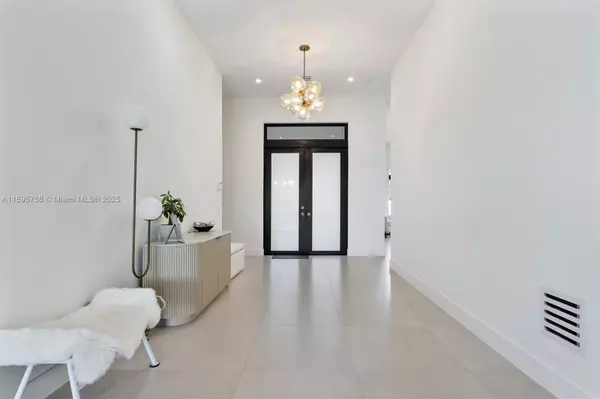 Hollywood, FL 33312,3502 N Ashwood Cir N