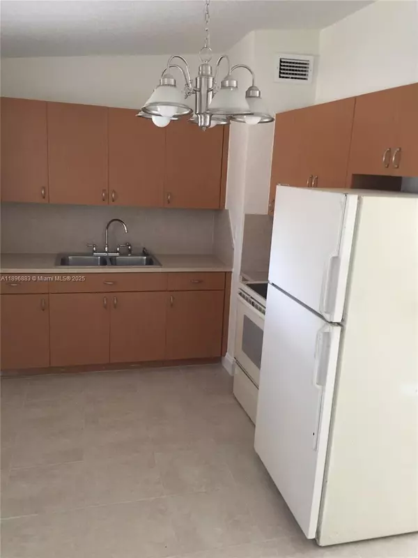 West Park, FL 33023,4270 SW 36th St