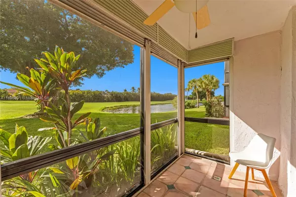 9811 N Hollybrook Lake Dr #103, Pembroke Pines, FL 33025