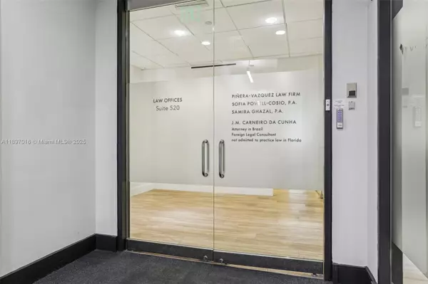 Miami, FL 33131,1200 Brickell Ave #520A-D