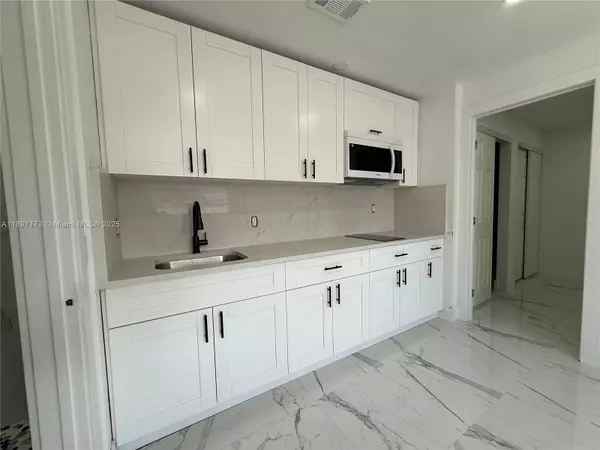 Miami, FL 33165,9824 SW 26th Ter #2