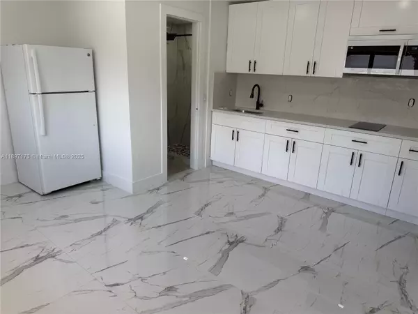 Miami, FL 33165,9824 SW 26th Ter #2