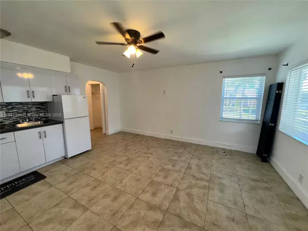 Hollywood, FL 33020,2305 Monroe St #6