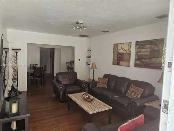 Miami, FL 33135,1020 SW 33rd Ave