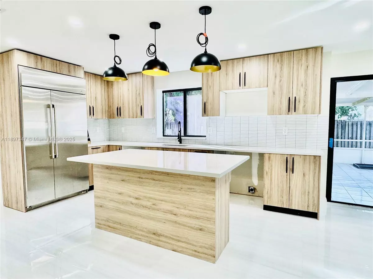 Fort Lauderdale, FL 33317,1449 SW 49th Ave