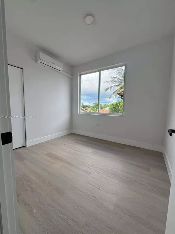 Miami, FL 33135,2425 SW 6th St #5A