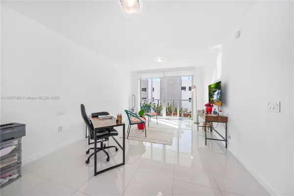 Doral, FL 33178,7751 NW 107th Ave #422