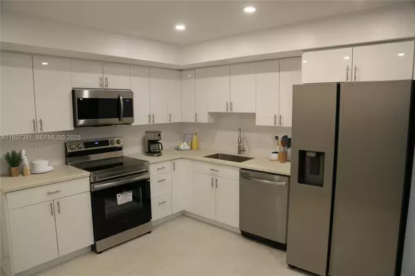 Hollywood, FL 33021,4233 Washington St