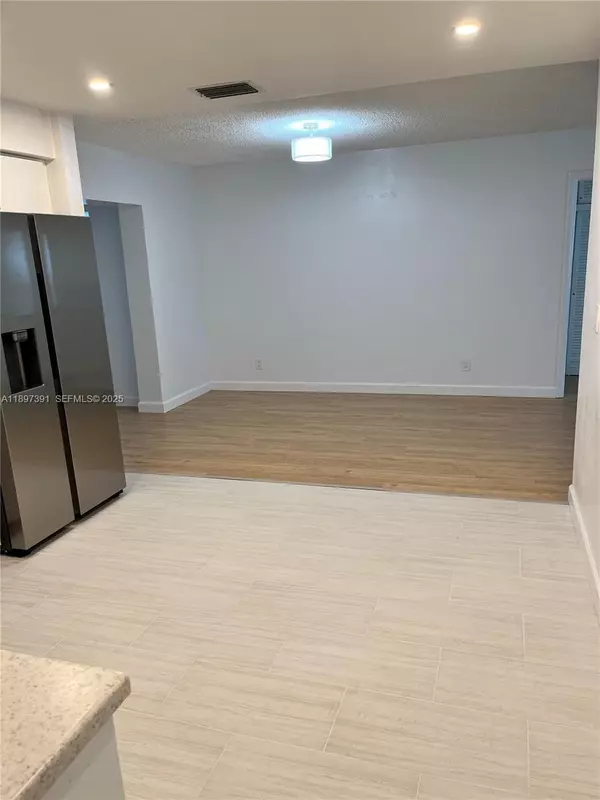 Hollywood, FL 33021,4233 Washington St