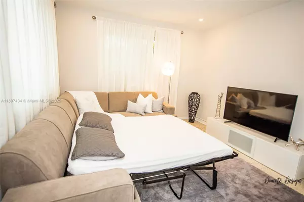 Miami Beach, FL 33139,1544 Michigan Ave #1