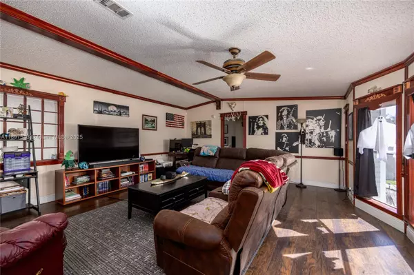 Other City - In The State Of Florida, FL 32621,11071 NE 78th Ter