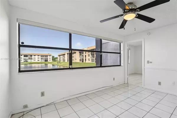 Sunrise, FL 33322,2981 N Nob Hill Rd #108