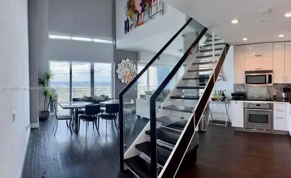 60 SW 13th St #4607, Miami, FL 33130