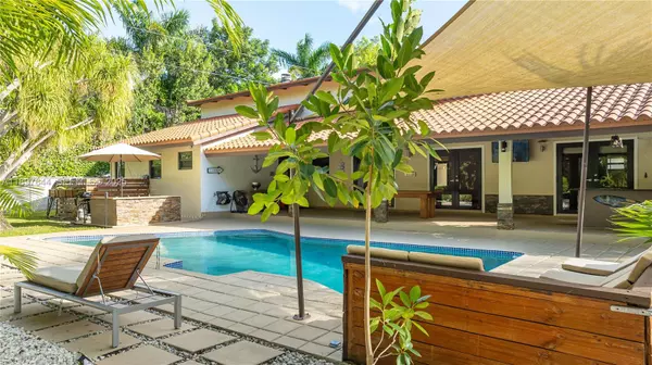 Palmetto Bay, FL 33157,8111 SW 183rd St