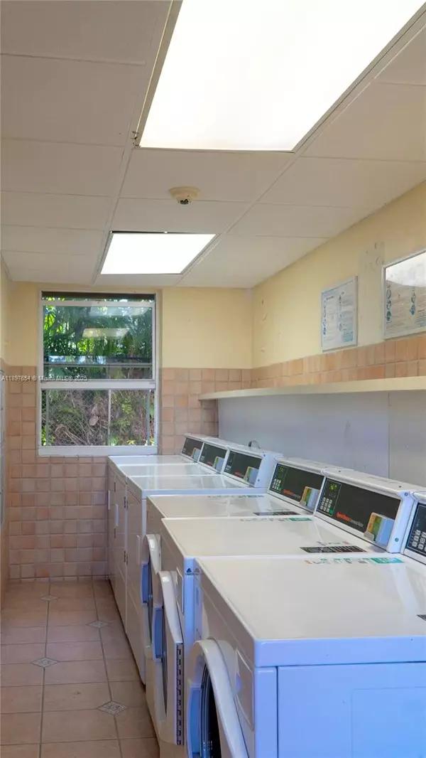 Fort Lauderdale, FL 33334,5990 NE 18th Ave #505